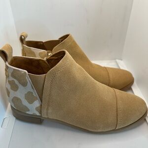 Toms Tan Ankle Boots with Elastic Panels and Low Heel